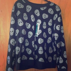 Woman’s long sleeve lightweight sweatshirt